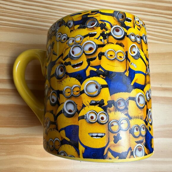 Universal's Despicable Me Cluttered Minions 14oz Ceramic Coffe Mug - Picture 8 of 11